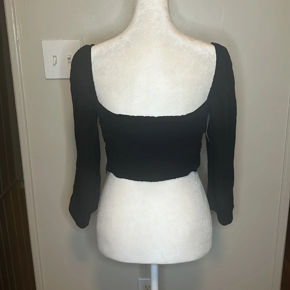 Aritzia Wilfred Lolita Smocked Cropped Blouse in Black NWT Size Medium